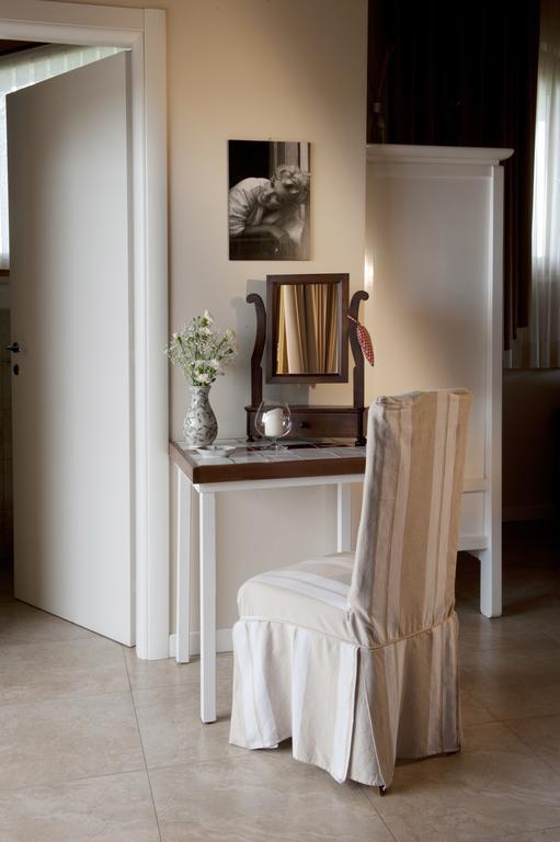 Massoni Bed And Breakfast Πεσκιέρα ντελ Γκάρντα Εξωτερικό φωτογραφία